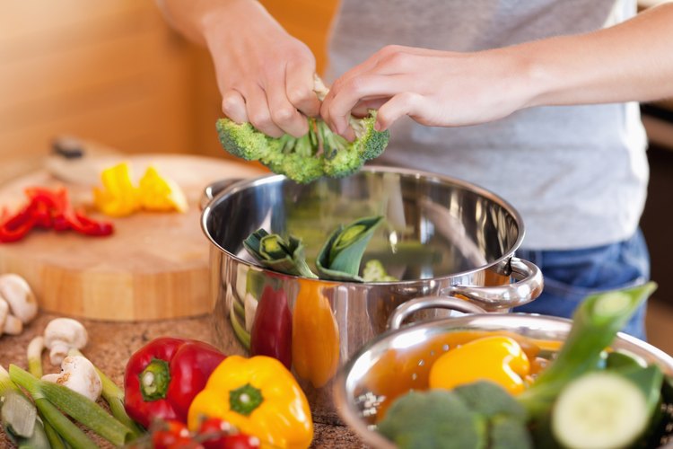 Come una amplia variedad de alimentos saludables.