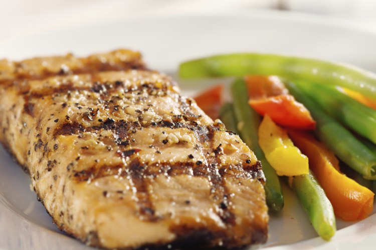 Tus dietas para aumentar la masa muscular o quemar la grasa no necesitan ser demasiado diferentes de lo que comes.