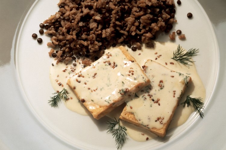 Si bien el tempeh no es tan popular como el tofu, también estimula el sistema inmune.