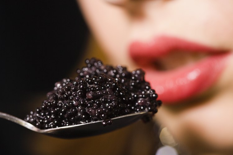 Observa el tamaño de tu porción al consentirte con el caviar