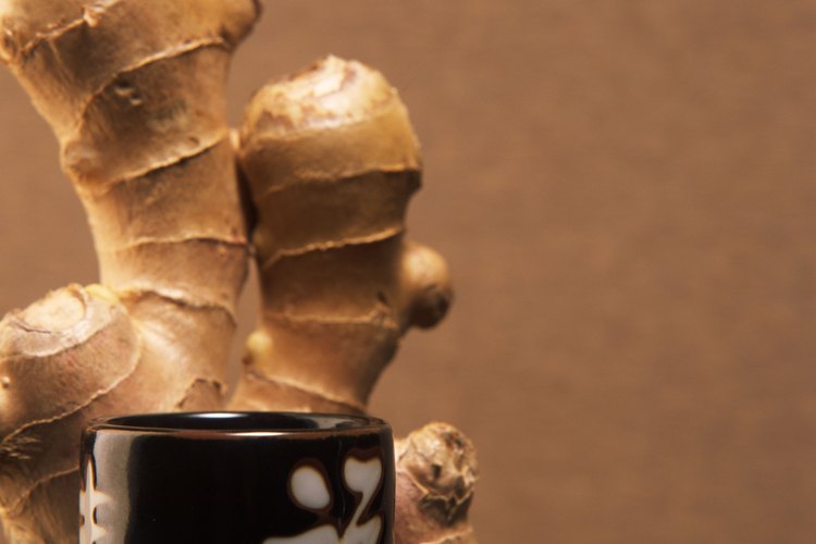 El té de jengibre es un remedio natural para el estreñimiento.