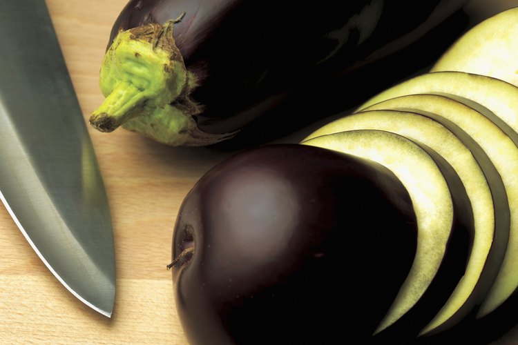 La berenjena no es particularmente alta en vitaminas y minerales.