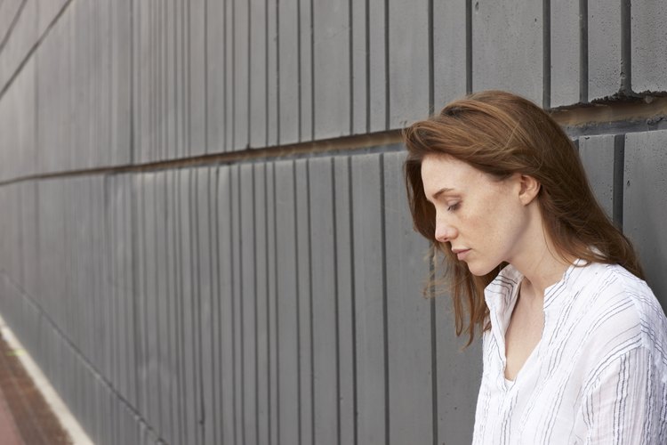 Una deficiencia de vitamina D puede provocar que te sientas deprimido o triste.