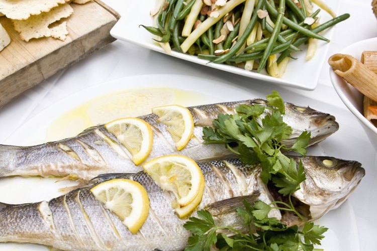 La mayoría de las variedades de pescado contienen los requerimientos diarios de fenilalanina.