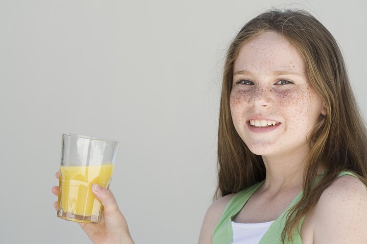 Las frutas cítricas son una gran fuente de vitamina C para los niños.