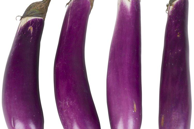 Las berenjenas chinas son una variedad suave y dulce de este popular vegetal.