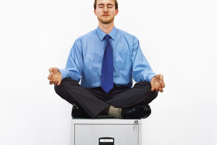 Las técnicas de meditación y relajación pueden utilizarse en el trabajo o casa cuando te sientas estresado.