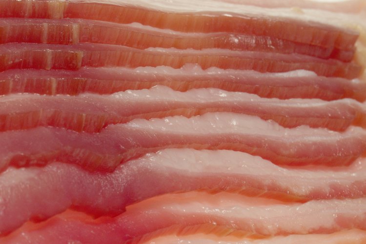 Modera tu ingesta de tocino para reducir los riesgos de enfermedades crónicas.