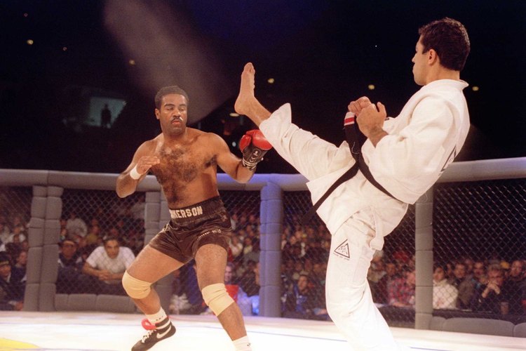 Royce Gracie entrenó por 12 años antes de ganar tu cinturón negro.