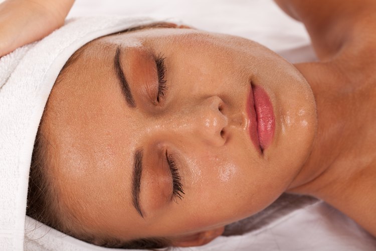 What Are the Benefits of a Facial Sauna? LEAFtv