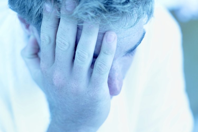 Las personas con anemia a menudo se sienten cansadas y pueden experimentar episodios de mareo.