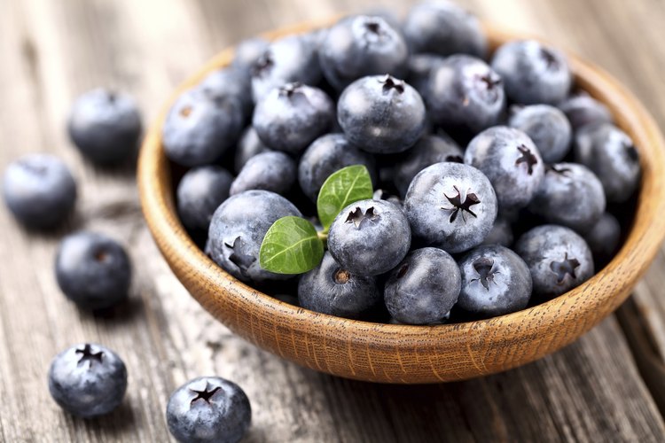 Los antioxidantes de los arándanos ayudan a proteger la piel.