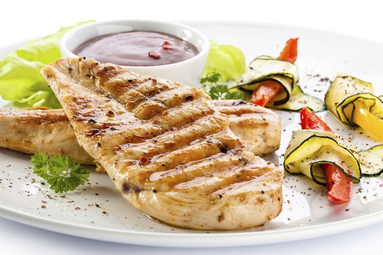 Sigue el método del plato para preparar fácilmente comidas de carbohidratos controlados y sin gluten.