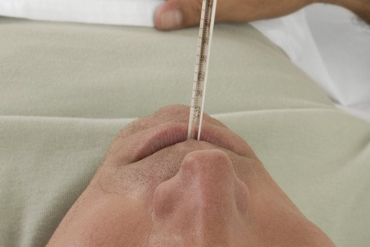 Puedes desarrollar una fiebre y sentirte enfermo.