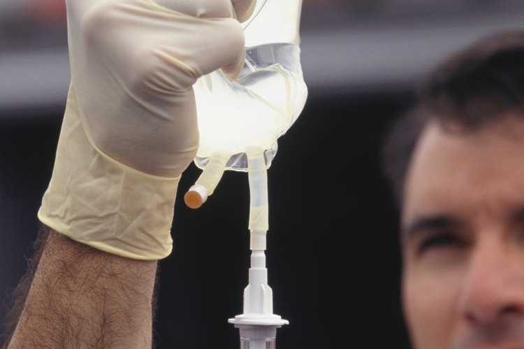 Los fluidos intravenosos son una parte esencial del plan de tratamiento para la cetoacidosis.