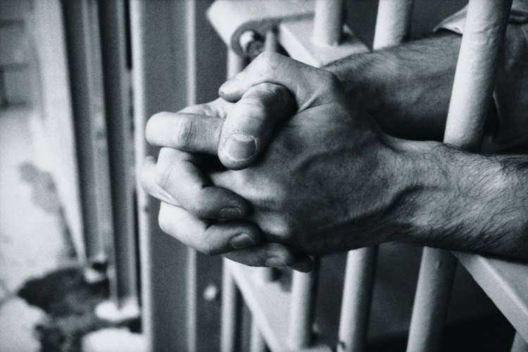 El Instituto Nacional sobre el Abuso de Drogas estima que el 45% de los reclusos estadounidenses tienen una enfermedad mental concomitante con la adicción a las drogas.