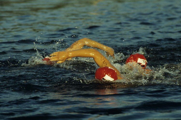 Natación en el lago.