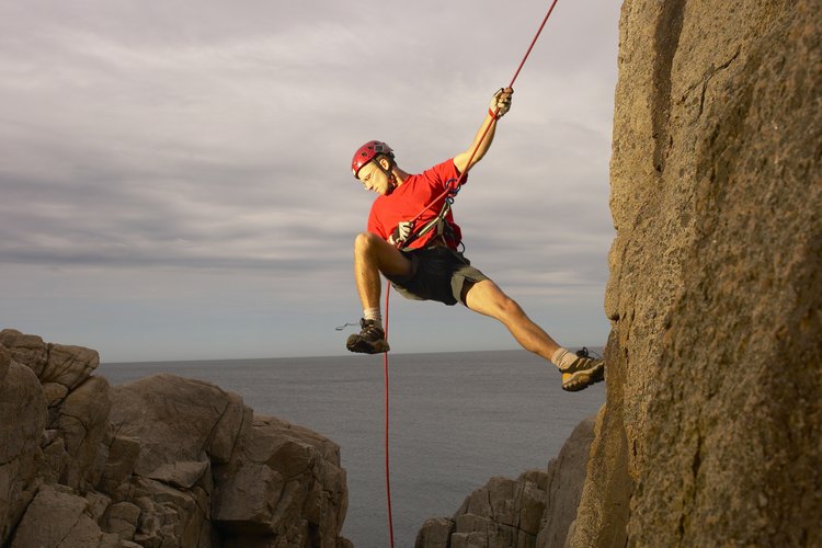 Grandes habilidades de manejo de la cuerda pueden ayudar a prevenir los accidentes de escalada en roca.