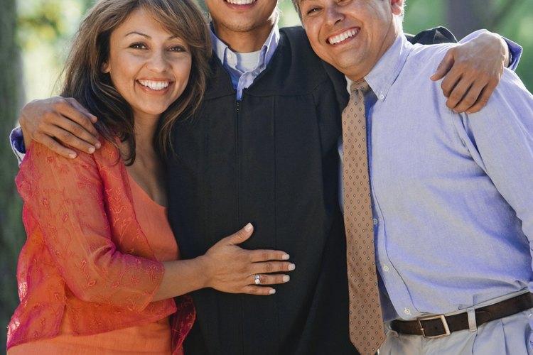 how-should-a-mother-dress-for-a-graduation-leaftv