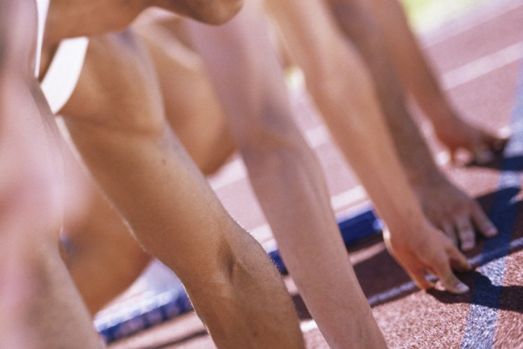 Un programa de entrenamiento para carreras de 200 metros debe incluir fuerza, velocidad y técnica para desarrollar a un atleta competitivo.