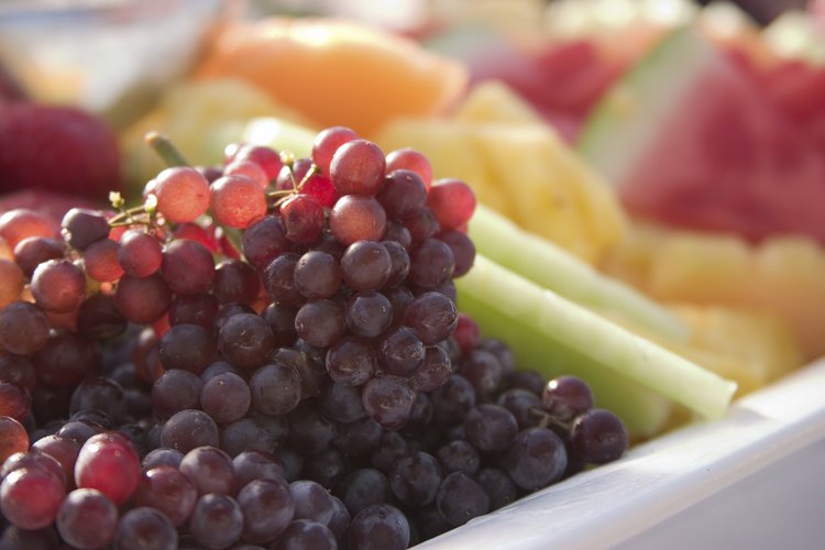 How to Plan a Fruit Tray for 100 People | LEAFtv