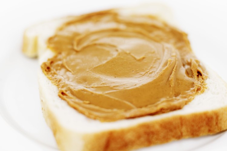Un sándwich de mantequilla de maní es saludable y calórico.