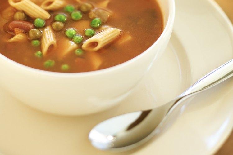 La sopa de minestrone es un rico alimento que ayuda a promover un sistema inmunológico saludable.