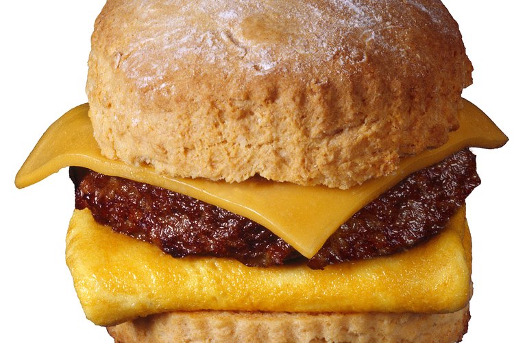 Los productos animales como el queso y la carne, a menudo son ricos en grasa saturada.