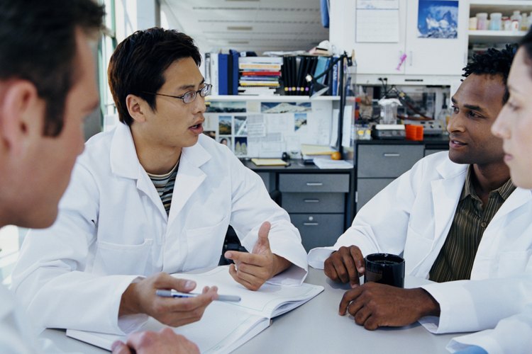Esta investigación apoya la afirmación de que los edulcorantes artificiales perturban la capacidad del cuerpo para regular las calorías entrantes y puede ayudar a explicar por qué las personas que utilizan edulcorantes artificiales tienen problemas para bajar de peso.