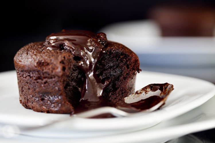 Por desgracia, el chocolate se encuentra entre los alimentos que se deben evitar.