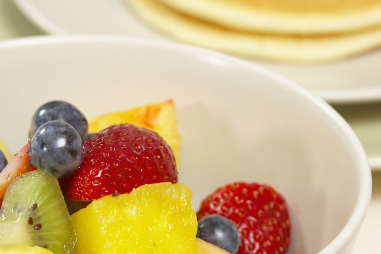 La fruta fresca es un buen acompañamiento para los panqueques.