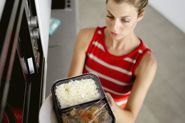 Depender exclusivamente de las comidas empacadas puede limitar a tu cuerpo de una nutrición adecuada.