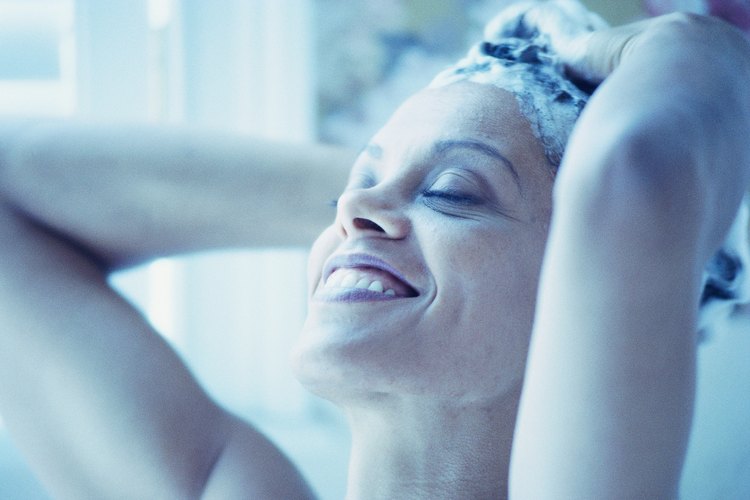 Humecta el cabello seco con un champú de yogur hecho en casa