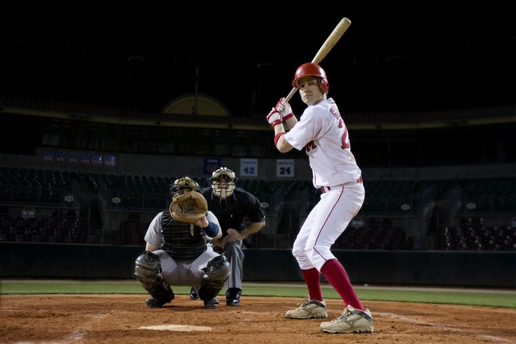 Los juegos de práctica de béisbol fuera de temporada, pueden mantenerte en forma, pero meterte en problemas con la NCAA.