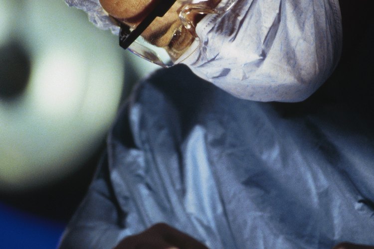Las comidas pequeñas, frecuentes y ricas en nutrientes pueden ayudarte a subir de peso después de una cirugía de inmovilización de la mandíbula.