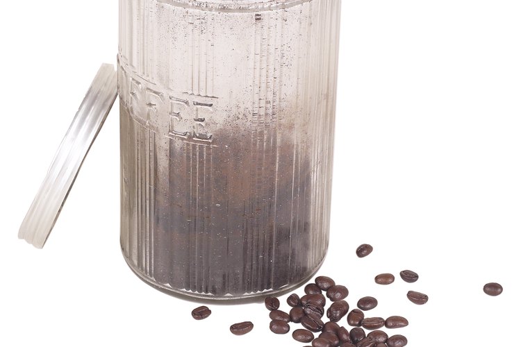 El té verde también contiene L-teanina, un aminoácido que parece reducir algunos de los efectos negativos de la cafeína.