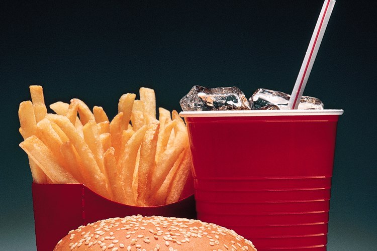 La comida rápida a menudo es rica en grasas saturadas, lo que puede llevar a una cardiopatía.