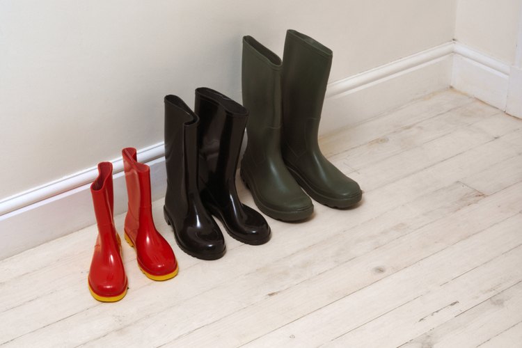 how to clean muck boots