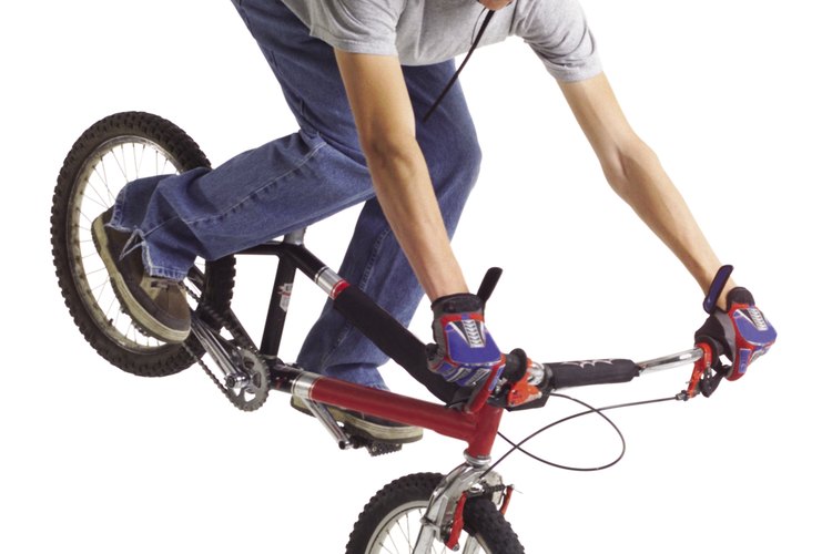 El ciclismo extremo requiere equilibrio, técnica y el uso de los brazos.