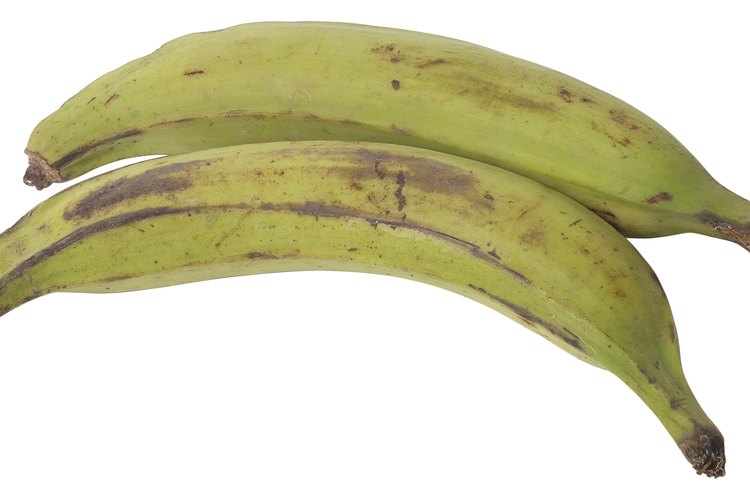 Una variedad del banana, los plátanos vienen llenos de vitamina A.