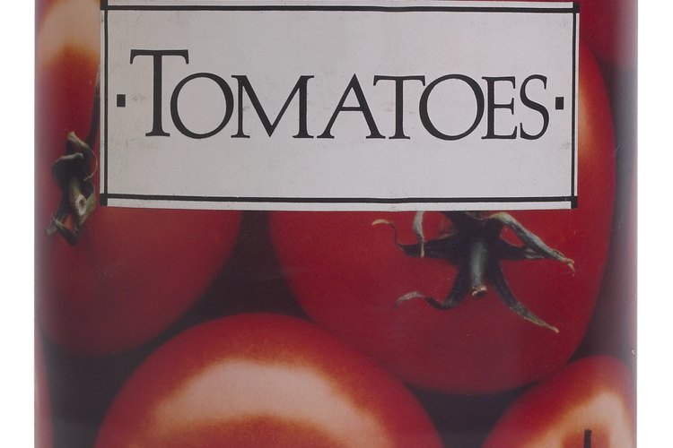 El alimento enlatado tiene una larga vida útil.