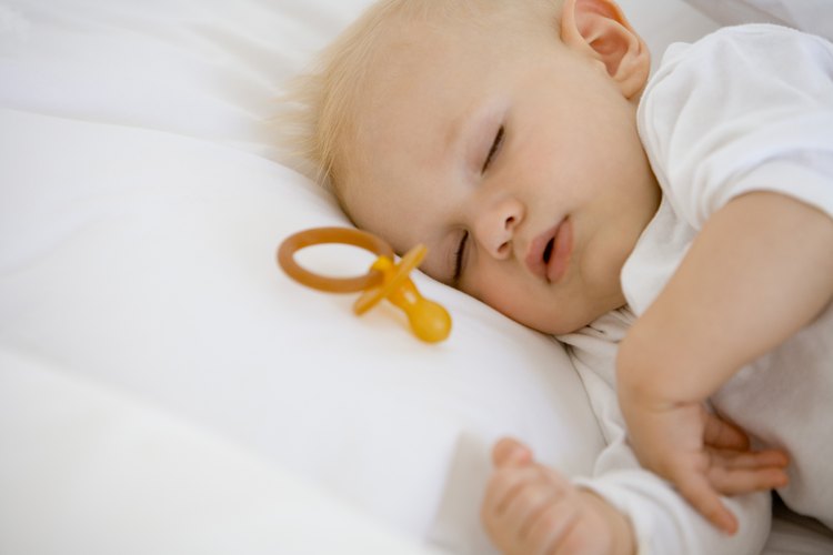 En promedio, los niños duermen hasta 16 horas por día.