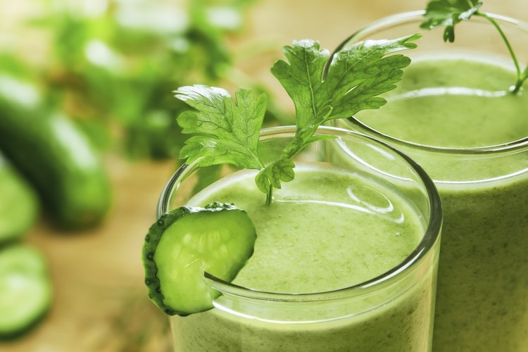 El jugo de vegetales puede ser parte de un programa de reducción de peso.