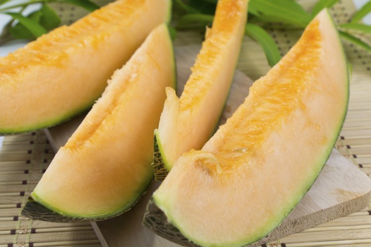 Las rodajas de melón son un bocadillo práctico y rico en vitamina C.