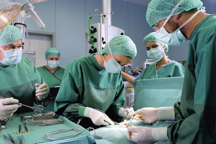 El Síndrome de cauda equina —o CES— es una emergencia médica y requiere tratamiento inmediato de un profesional de la salud.