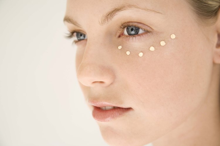 Decubre qué ingredientes contiene la crema Lancome Genifique para el contorno de ojos.