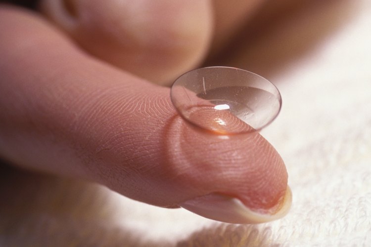 Un agente quelante ayuda a unir los iones metálicos para evitar las manchas de agua.