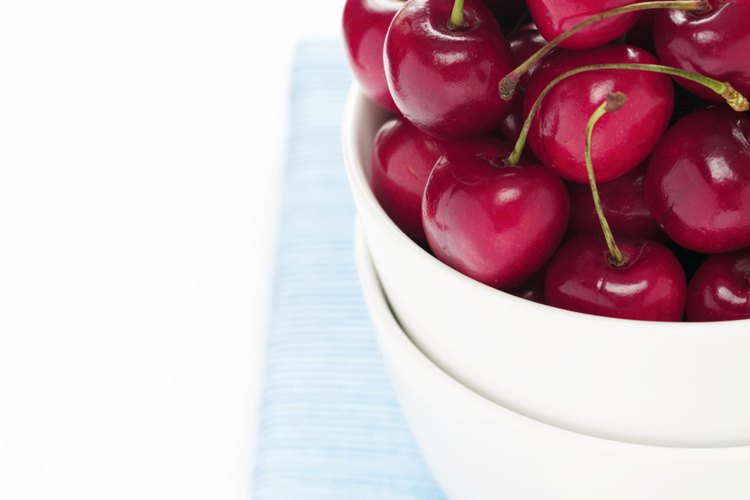 Según la USDA un puñado de cerezas contiene 42,8 calorías.