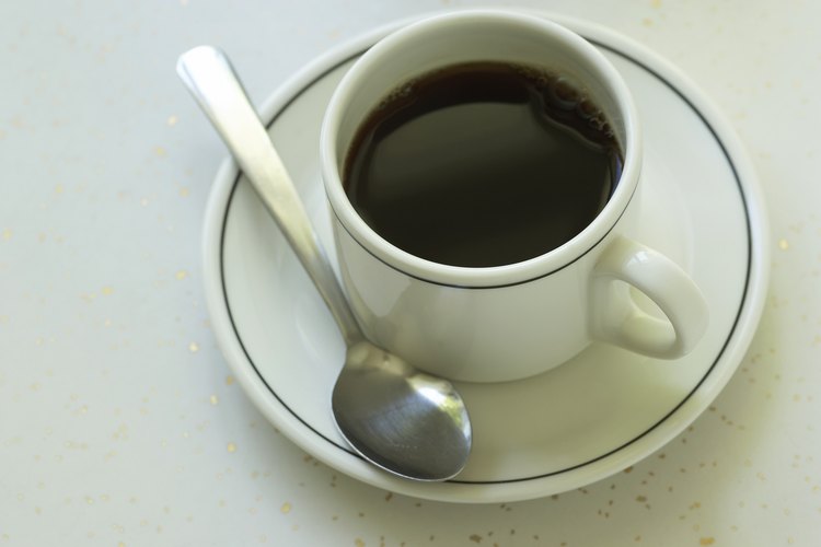 Los niños deben evitar el café debido a los efectos secundarios negativos.