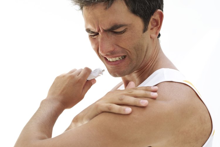 Cuando sientas dolor en el brazo, asegúrate de que no se deba a un pinzamiento.